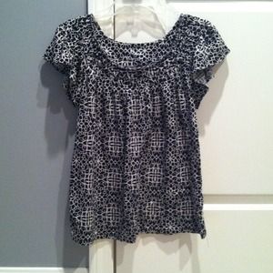 ❗️Sold❗️Black and white print top
