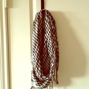 Black and white scarf