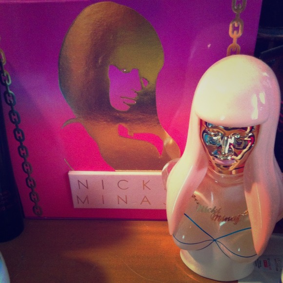 🚫SOLD🚫Nikki minaj perfume