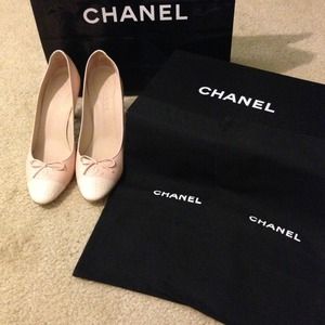 SOLD!! HP🎉🎉🎈🎈Authentic Chanel heels..