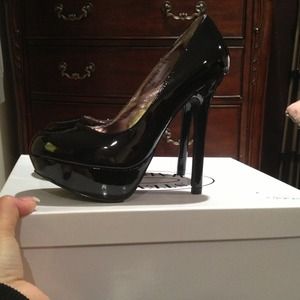 Steve Madden pumps