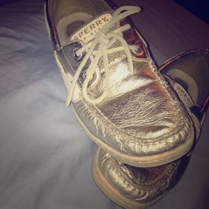 Silver Sperry Top Sider!! Worn a few times!!!!