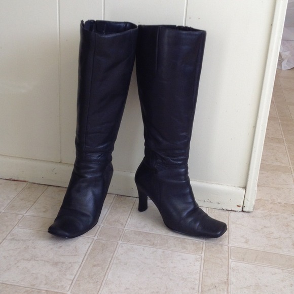 ****SOLD*******Leather boots