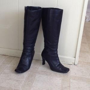 ****SOLD*******Leather boots