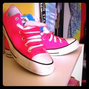 Hot pink double tongue Converse