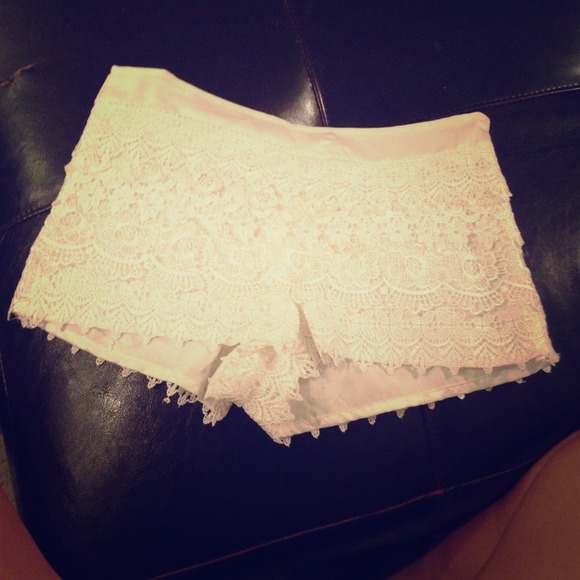 White lace shorts Size Small