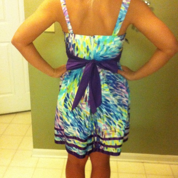 Fun spring time dress! (: - Picture 2 of 2