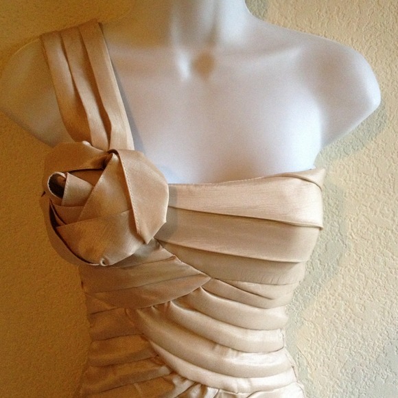 ✨Sold City Triangles One Shoulder Party Dress Sz 3 - Picture 2 of 4