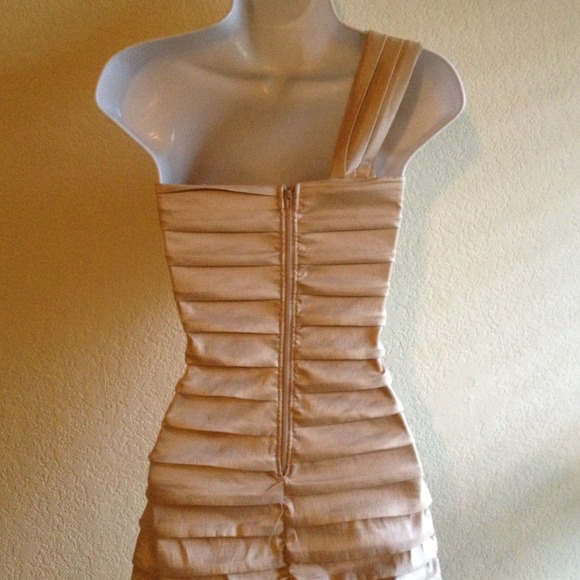 ✨Sold City Triangles One Shoulder Party Dress Sz 3 - Picture 3 of 4