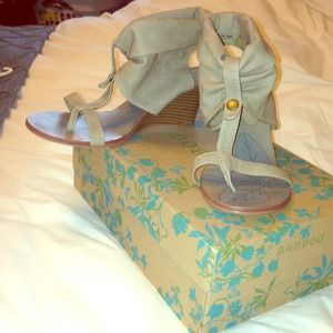 Bamboo sandals size 8