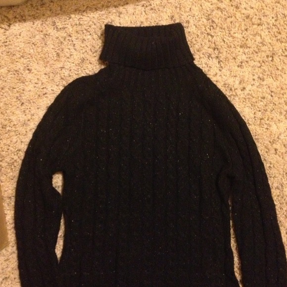 New York & co turtle neck sweater