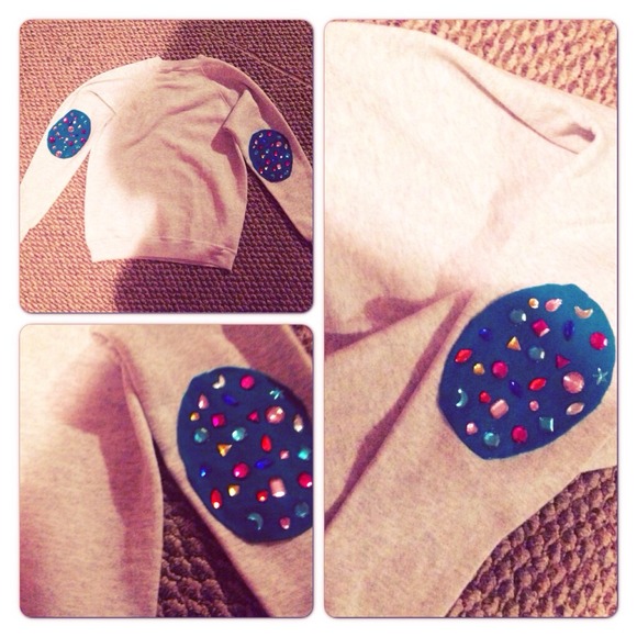 Diamond elbow patch crew neck