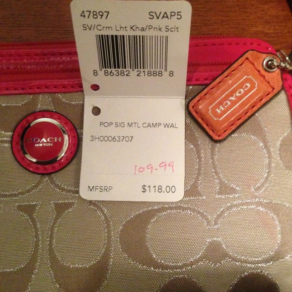 💋SOLD💋Authentic Coach Wallet - Picture 3 of 4