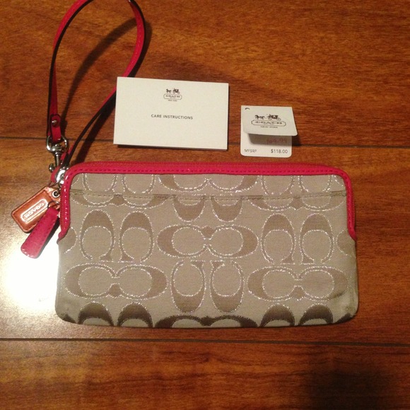 💋SOLD💋Authentic Coach Wallet - Picture 4 of 4