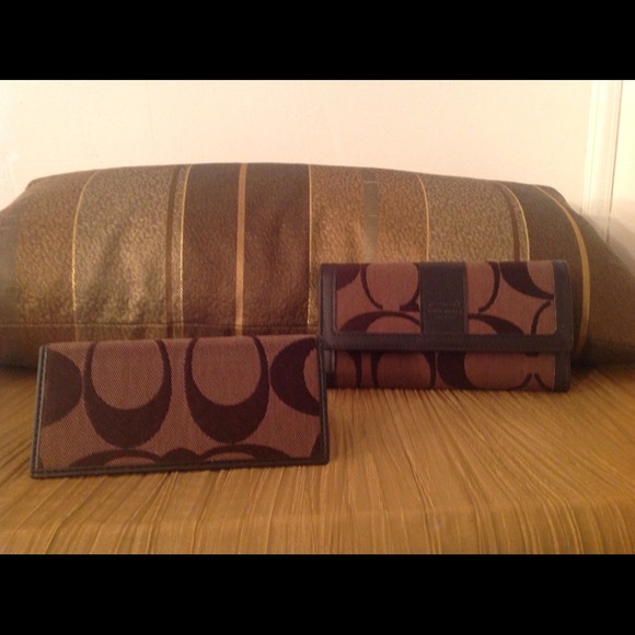 Inspired COACH wallet and check holder.