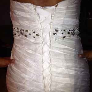 Weeding dress back/close up picture