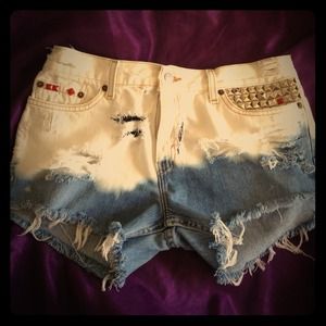 Authentic Levi Bleached Studded Shorts!!