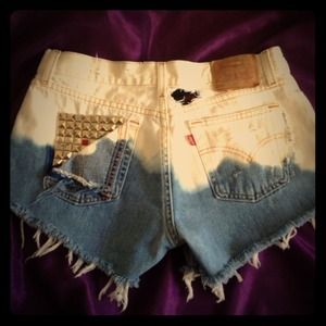 Additional pictures of Levi two toned vintage jean