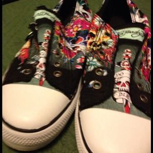 Sz 9 Gently worn Ed hardy sneakers