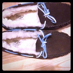❤⚡️⚡️FLASH SALE⚡️⚡️LIKE NEW UGGS Dakota Slippers❤