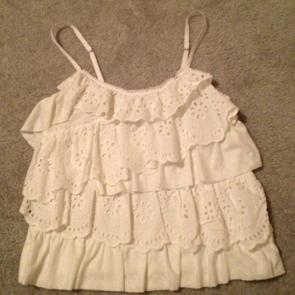 A&F frilly tank