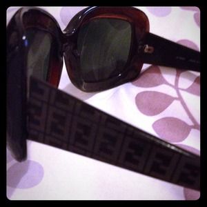 Fendi sunglasses💥💥reduced💥💥trade :)