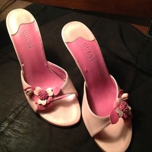 Super cute Guess size 6 pink shoes!