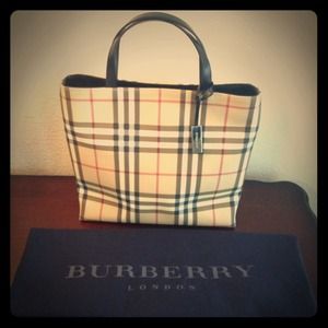 * Reduced  Price  * Authentic Burberry Purse