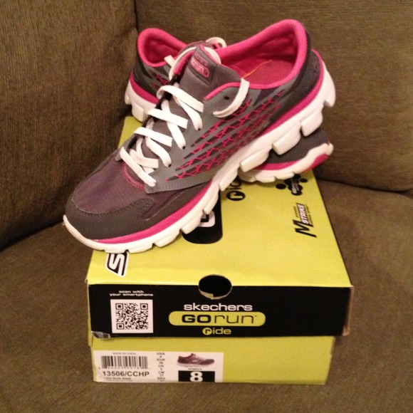 Sketchers Shoes - 👟Sketchers GoRun sneakers👟