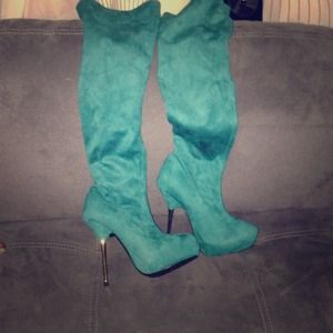 Hold****New shoe dazzle knee high boots