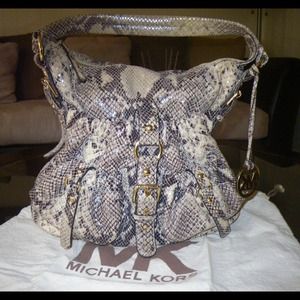 100% Authentic Michael Kors