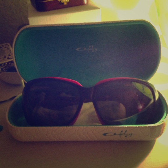 💢HOLD💢 for @ladybird146 Oakley Sunglasses