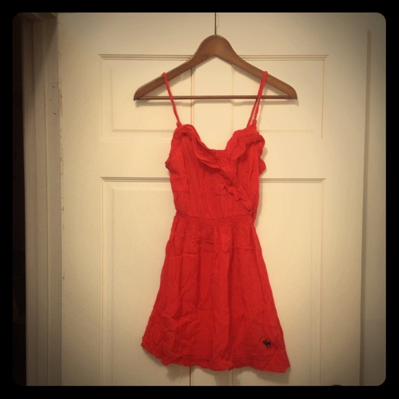 Cute little spring dress.