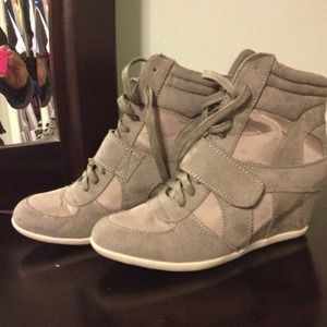 Bamboo high top wedges & dress