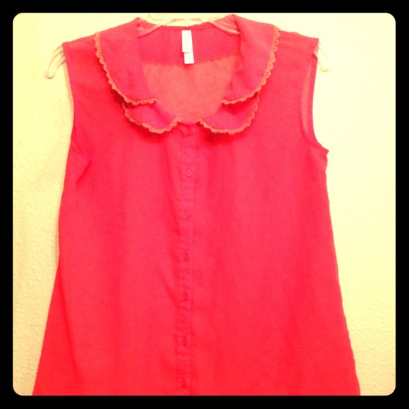 🔴Sold🔴 Red collared blouse