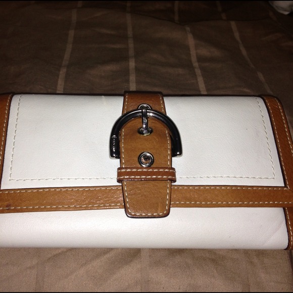 💯Authentic Coach Wallet - Picture 1 of 4