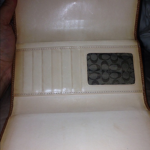 💯Authentic Coach Wallet - Picture 3 of 4