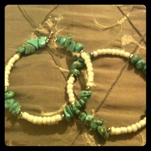✨REDUCED✨Beautiful white Turqouise beaded hoops