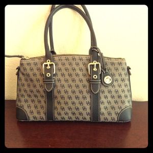 Dooney & Bourke Signature