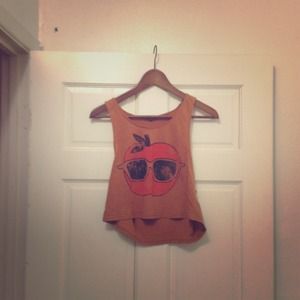 Cropped graphic tank.