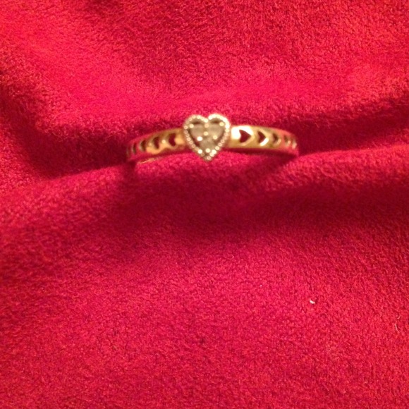 10k gold heart ring aprox size 7