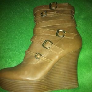 Tan leather heels