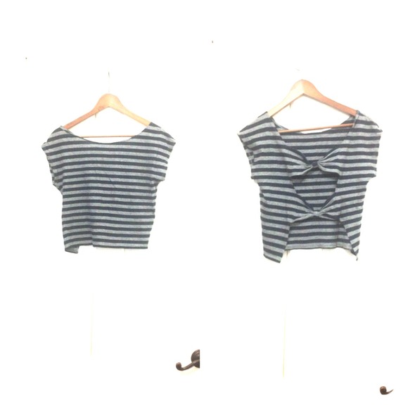Cropped striped tee.