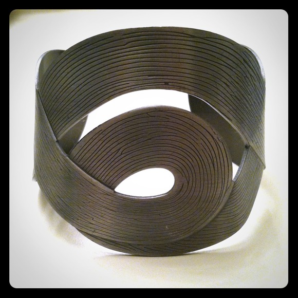 📌SOLD📌Pewter Cuff