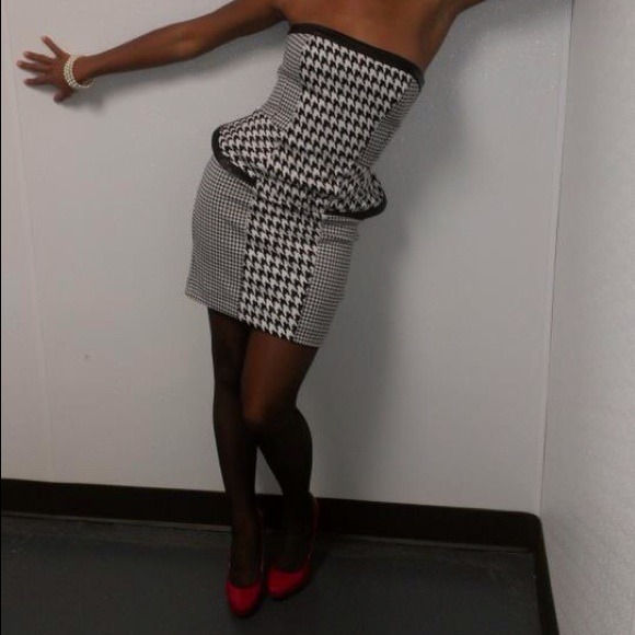 Bebe Dress - Picture 1 of 2