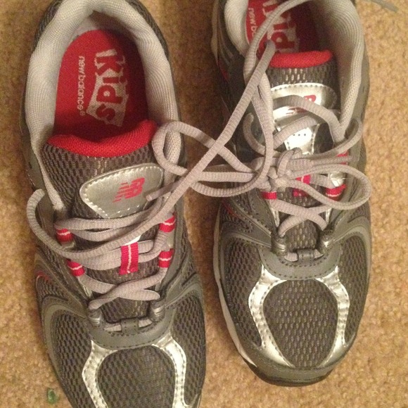 Shoes - Picture 4 of 4
