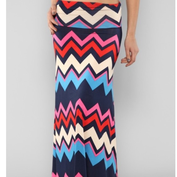 NWT Gorgeous chevron maxi skirt, pink color way