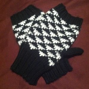 Fingerless gloves