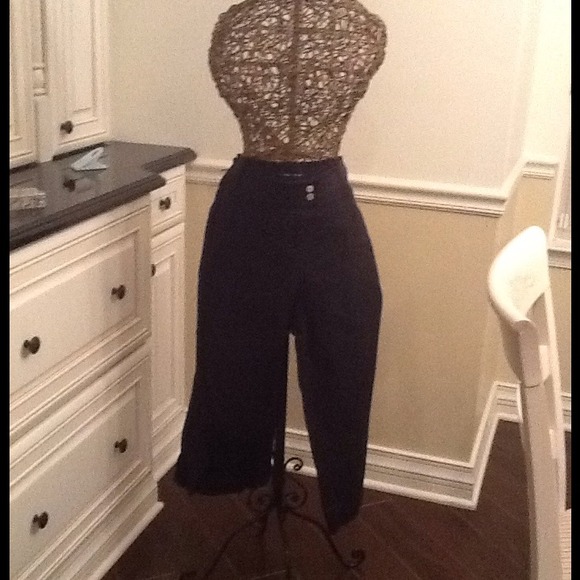 Sold in bundle Capris from NY & CO
