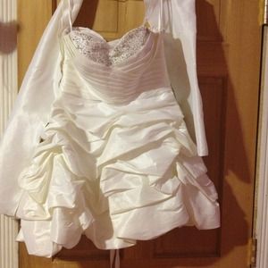 Beautiful white short dress!  Worn once.